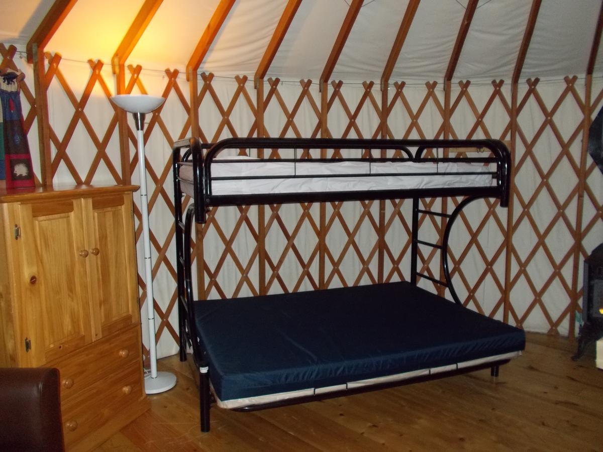 Mount Vernon Camping Resort 20 Ft. Yurt 2 Bow Exterior photo